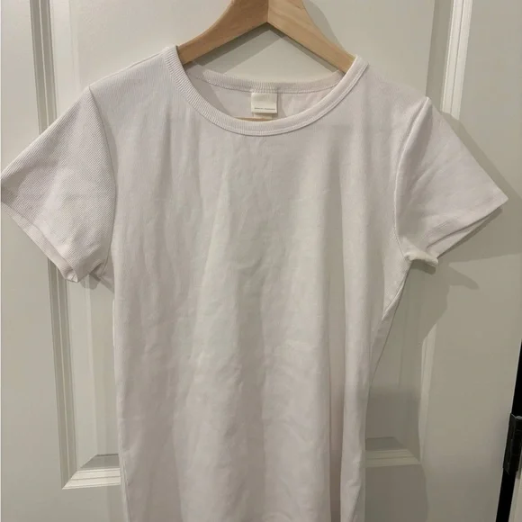 Lot of Ten Women’s Short Sleeve Casual Tops - Picture 9 of 10